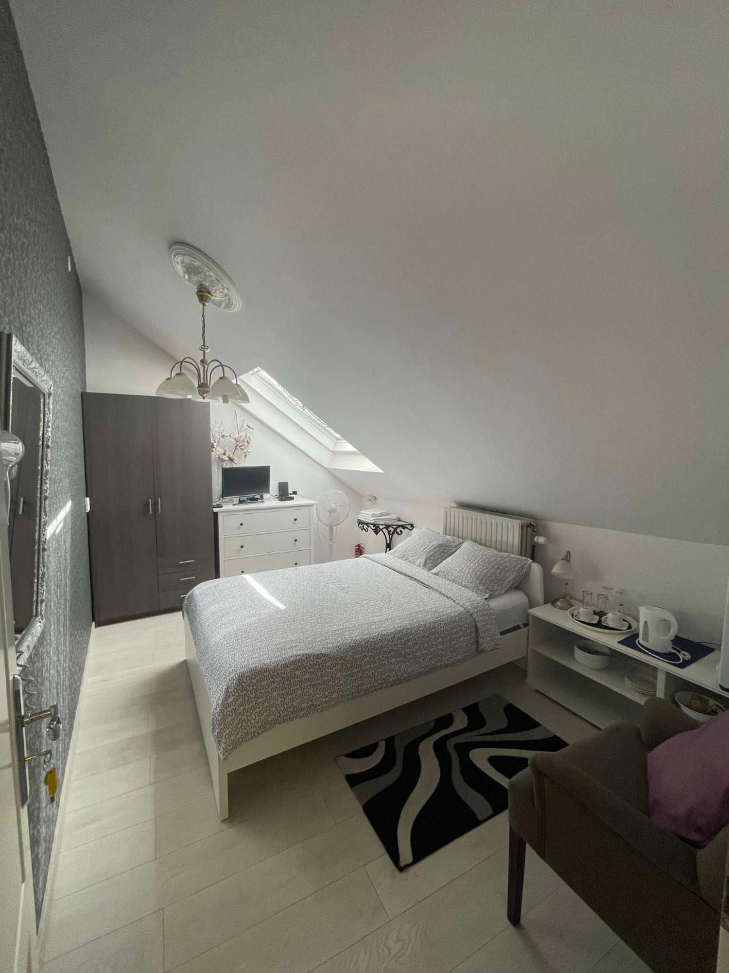 Bed and Breakfast Samos Babbis Heerlen Exterior foto